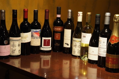季節で変わる12種類の赤・白ワイン